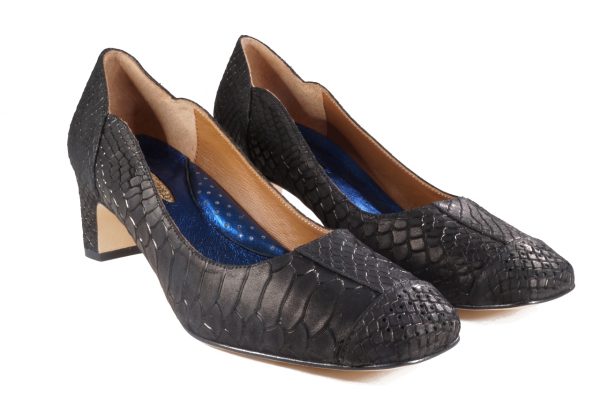 Black croc embossed leather, 1.5 inch heel shoes